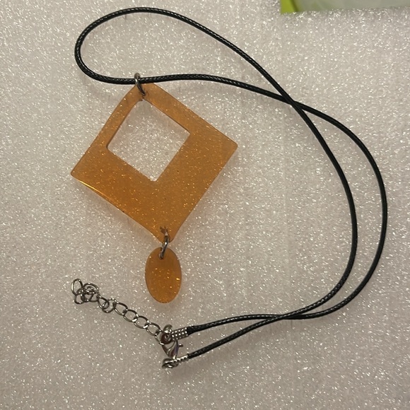 Necklace - Picture 3 of 4